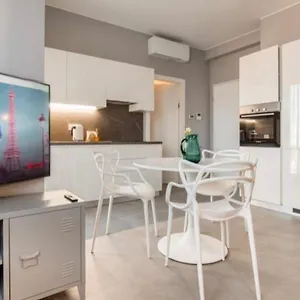 https://domus-pyrus-apartments.it-lombardy.com